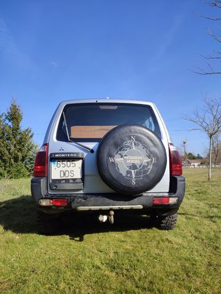 Mitsubishi Montero 