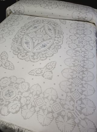 Colcha Lagartera: Lino blanco antiguo