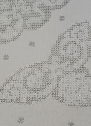 Colcha Lagartera: Lino blanco antiguo