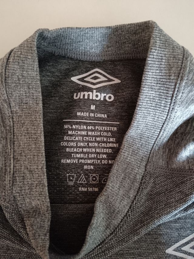 Camiseta Umbro gris hombre