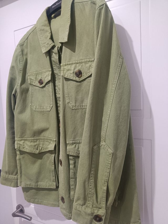 Chaqueta militar verde oliva