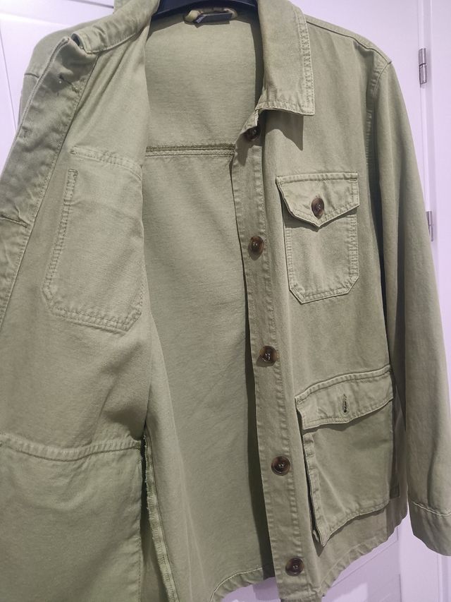 Chaqueta militar verde oliva