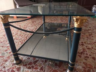 Mesa centro cristal y metal dorada
