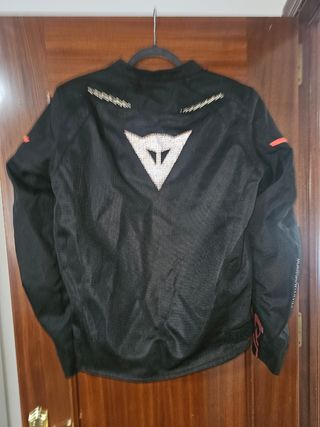Chaqueta moto Dainess negra negociable