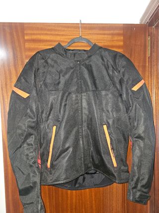 Chaqueta moto Dainess negra negociable