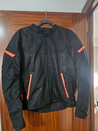 Chaqueta moto Dainess negra negociable