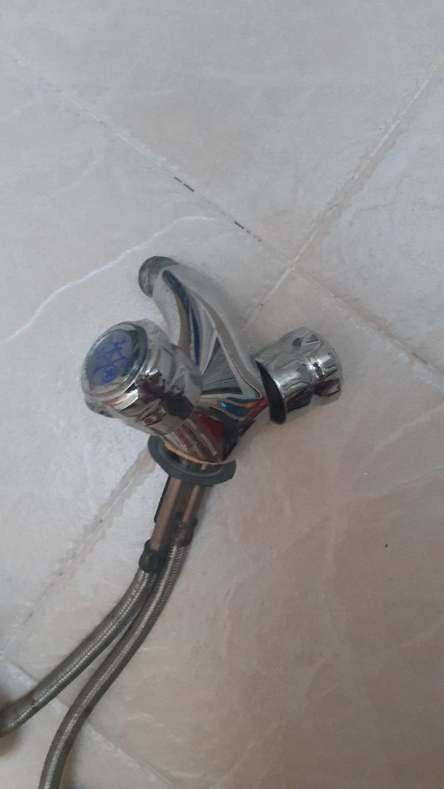 4  Grifos Baño Cromados