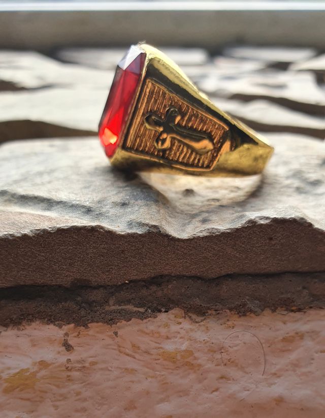 Anillo gótico oro rojo | Cruz