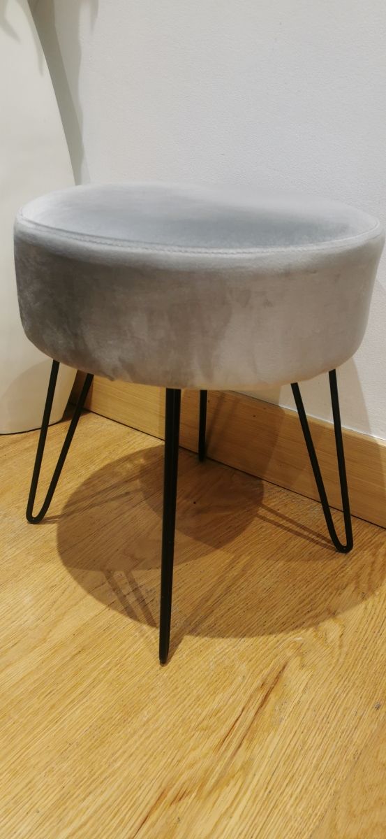 Pouf in velluto grigio