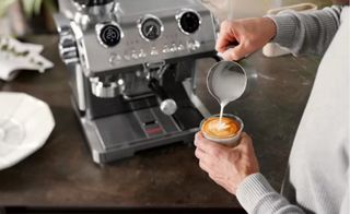 Cafetera espresso De'Longhi La Specialista EC9885