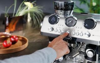 Cafetera espresso De'Longhi La Specialista EC9885