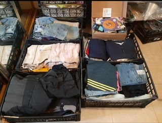 LOTE GRANDE :ropa,vajilla, calzado,bolsos,alfombra
