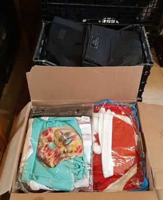 LOTE GRANDE :ropa,vajilla, calzado,bolsos,alfombra