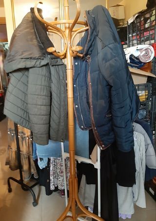 LOTE GRANDE :ropa,vajilla, calzado,bolsos,alfombra