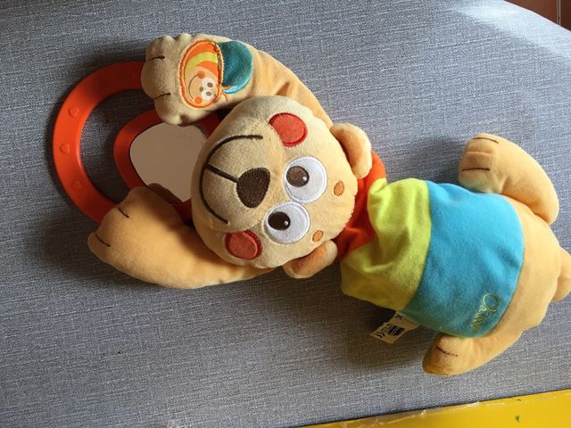 Polo Lacoste niño rayas multicolor + juguetes.