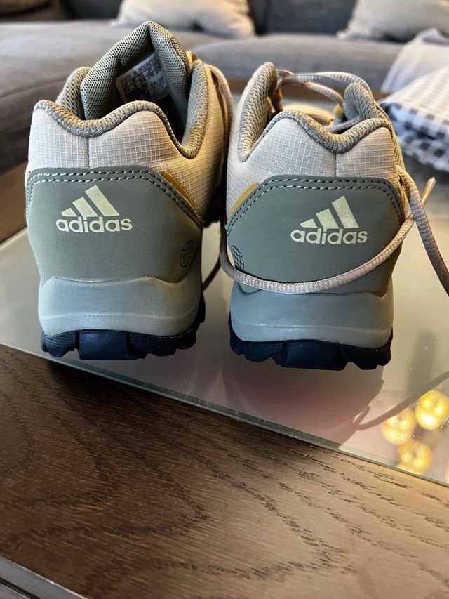 Sneakers per bambini Adidas taglia 34