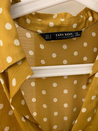 Blusa Zara lunares amarilla