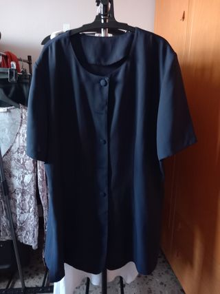 Blusa azul marino manga corta