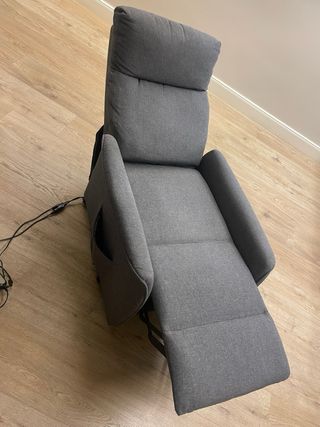 Sillón elevador eléctrico gris