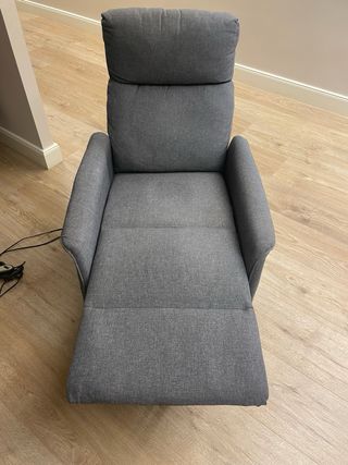 Sillón elevador eléctrico gris