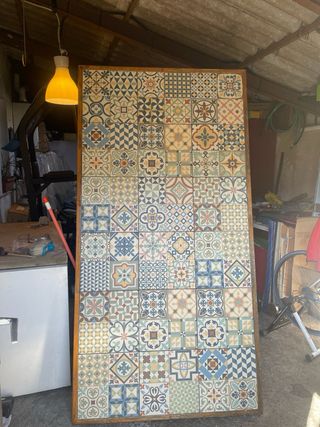 Mesa exterior azulejos vintage