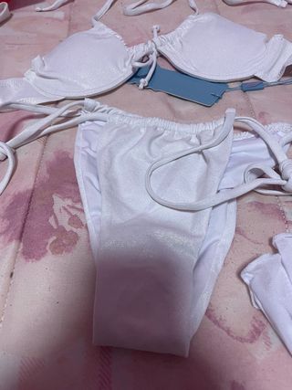 Bikini blanco brillante