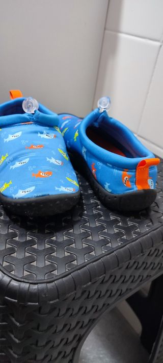 Escarpines playa, piscina y río