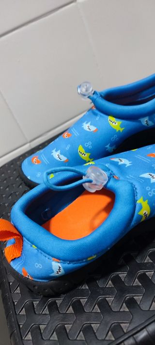 Escarpines playa, piscina y río