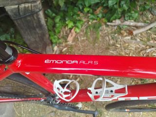 Bicicleta Trek Emonda ALR 5 roja