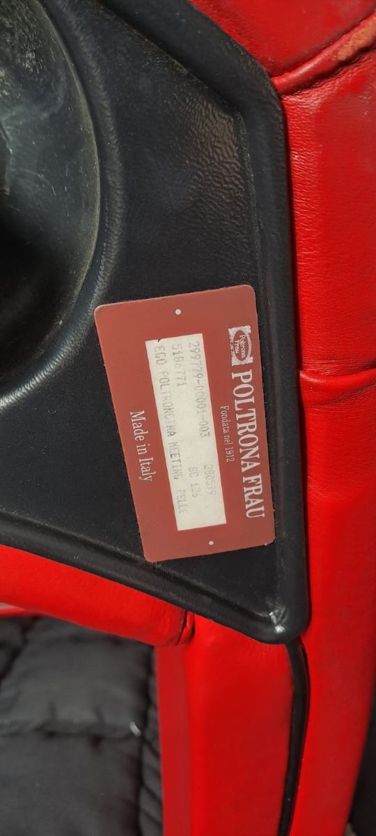 Poltrona Frau pelle Ego rossa design Pininfarina