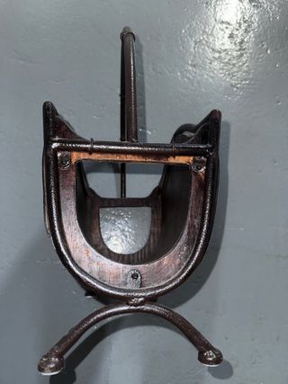 Revistero madera y metal vintage