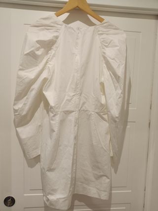 Vestido blanco manga abullonada