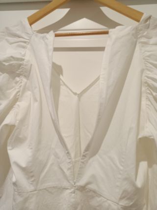 Vestido blanco manga abullonada