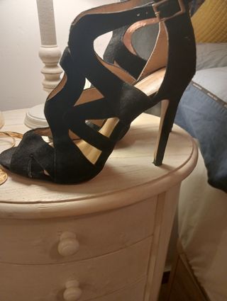 Sandalias tacón negro y Camel ante