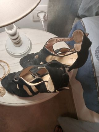 Sandalias tacón negro y Camel ante