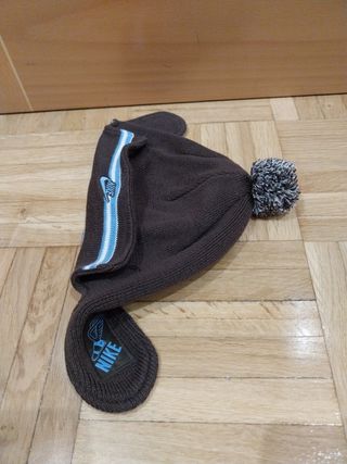 Gorro Nike niño marrón