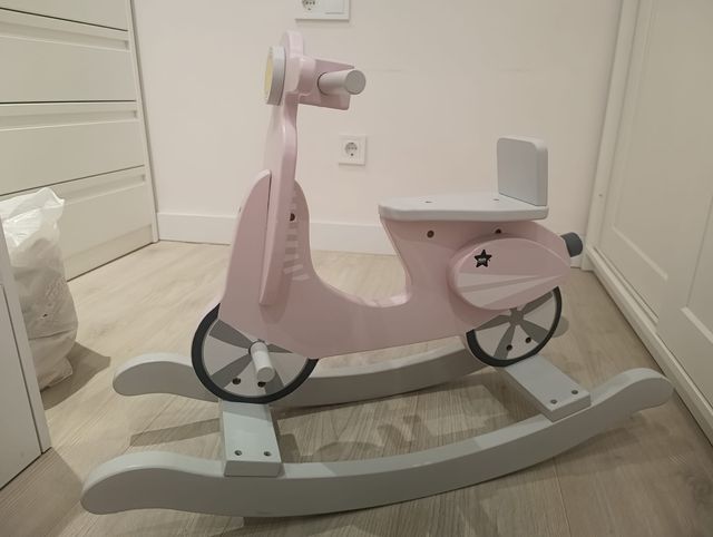 Balncn. Moto madera niña rosa