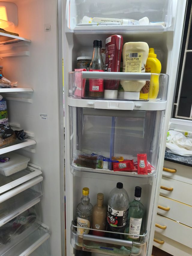 Nevera americana Whirlpool 
(PRECIO NEGOCIABLE)
