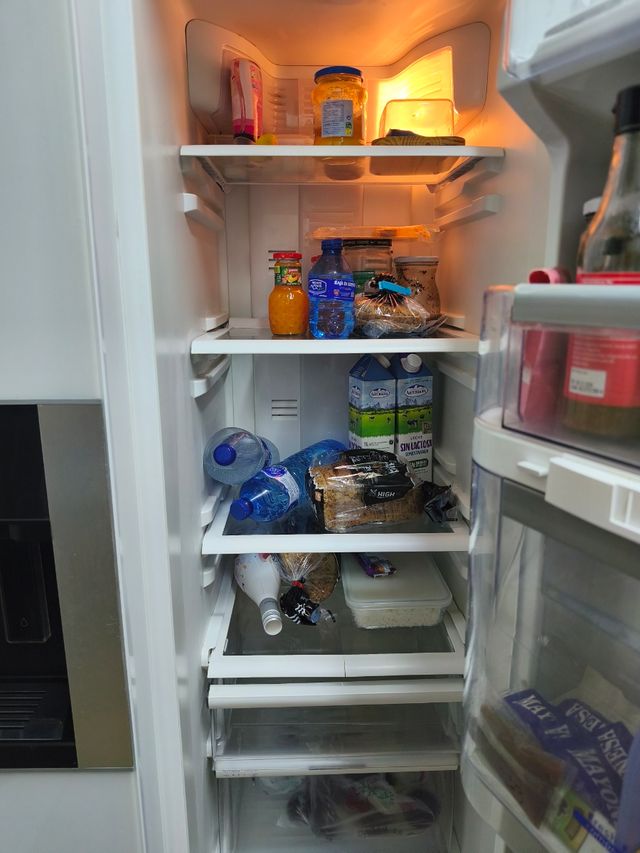 Nevera americana Whirlpool 
(PRECIO NEGOCIABLE)
