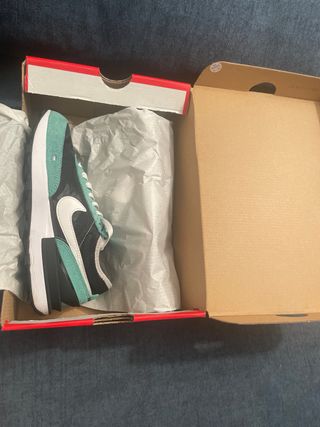 Nike Waffle One - 37.5