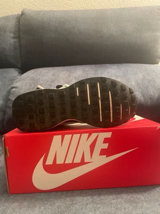 Nike Waffle One - 37.5