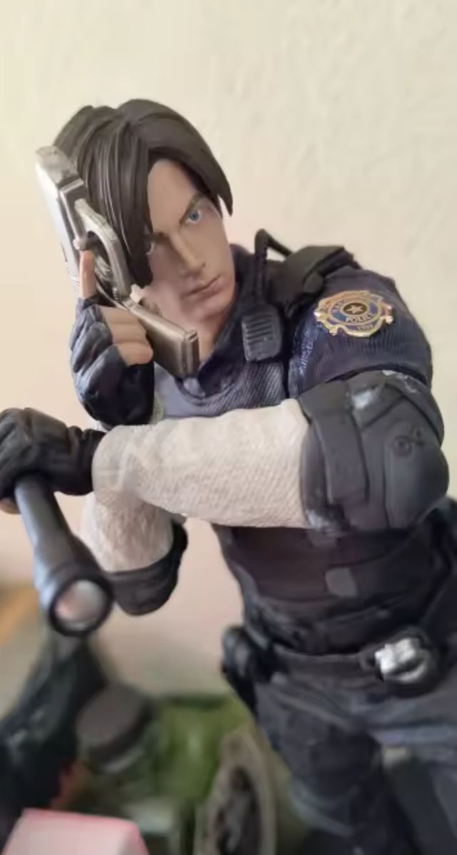 Figura Leon S. Kennedy Resident Evil