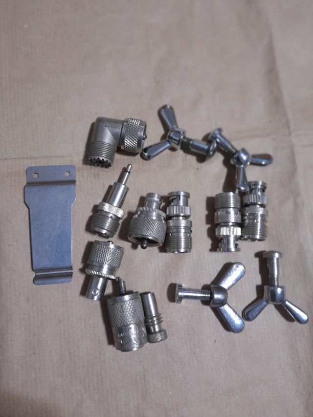 Connettori VHF  con staffa per cintola