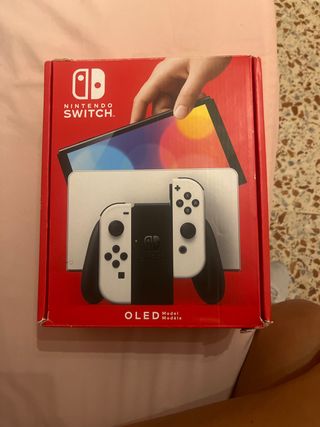 Nintendo Switch OLED - Blanca y Negra