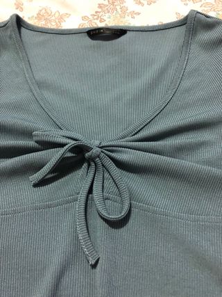 Top corto SHEIN celeste