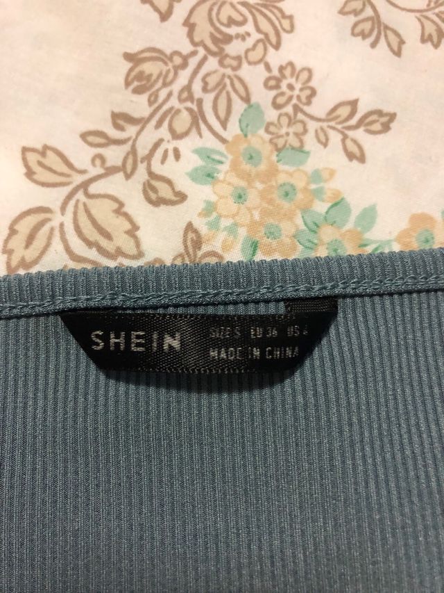 Top corto SHEIN celeste