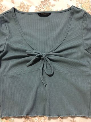 Top corto SHEIN celeste