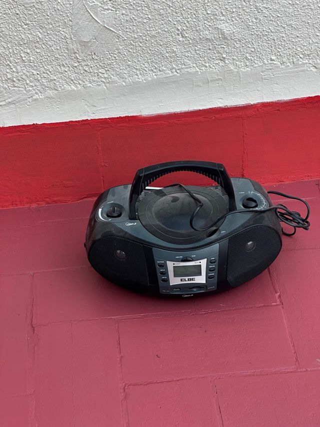 Radiocasete ELBE vintage funciona perfectamente