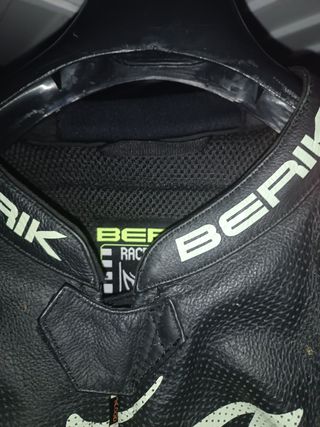 Cazadora moto piel verano perforada