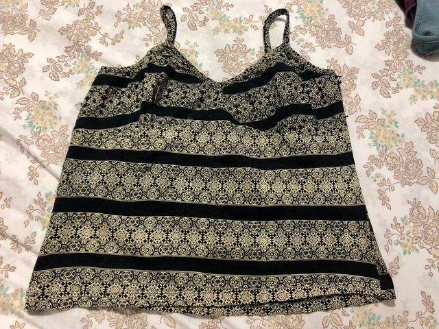 Top estivo beige e nero